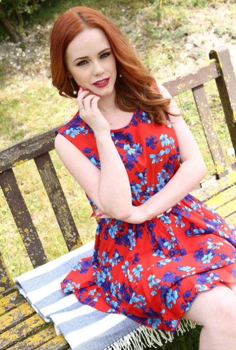 Ella Hughes xxx estrella porno foto