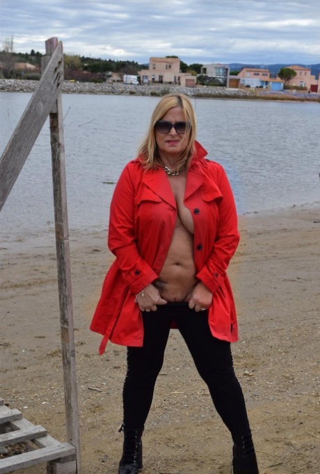 polla monstruosa en el culo de una milf sexo caliente imágenes